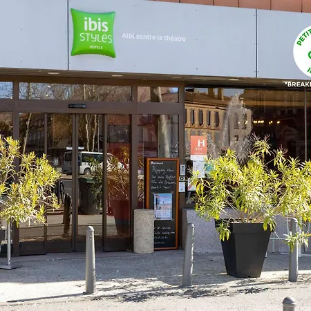 Ibis Styles Centre Le Theatro Hotel 3*