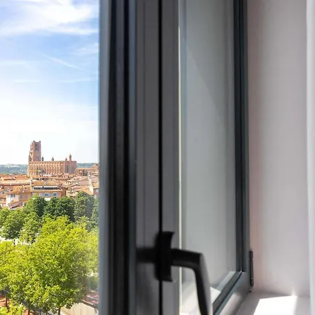 Ibis Styles Centre Le Theatro Отель 3*